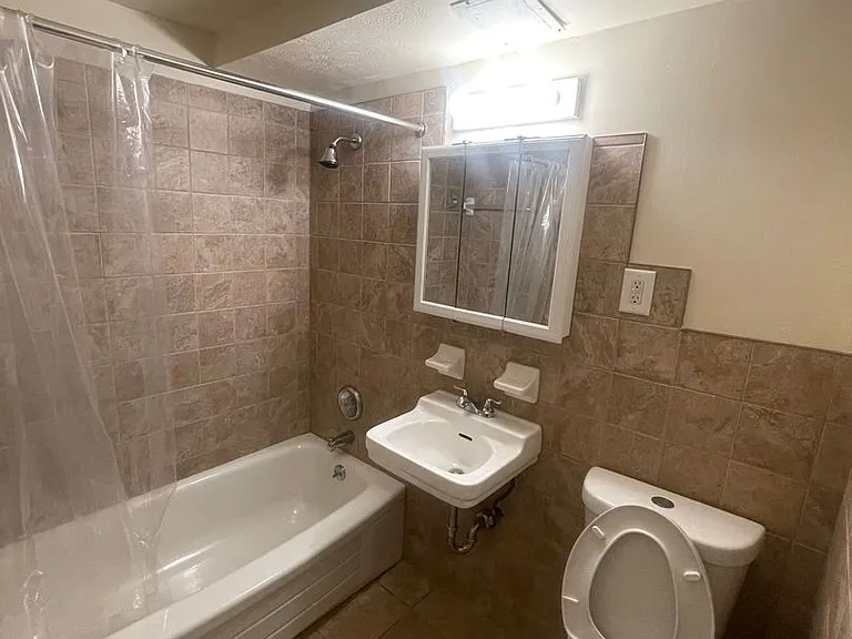 Concord House Apartments — Photo 34