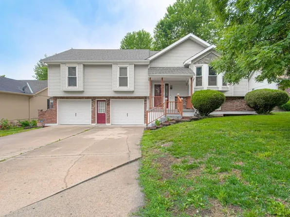 2609 NW Acorn Dr, Blue Springs, MO 64014