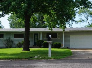 4143 Garvey Dr, Saint Louis, MO 63129