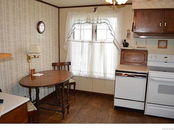 3rd image of 32 Sharon Dr