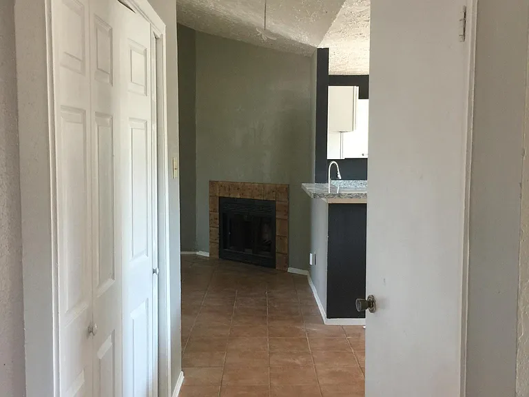 16339 Meadowbrook Farm Rd — Photo 10