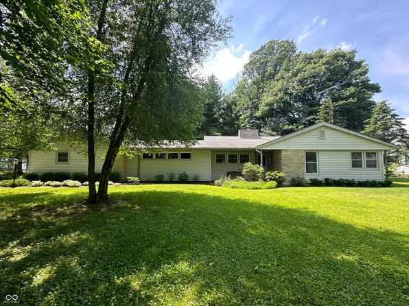 300 S Indiana St, Roachdale, IN 46172