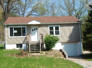 375 Bluff Dr, Saint Louis, MO 63137