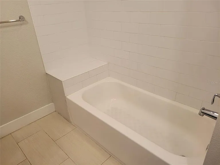 1212 S Bumby Ave — Photo 24