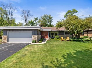 7333 N Crossway Rd, Fox Pt, WI 53217