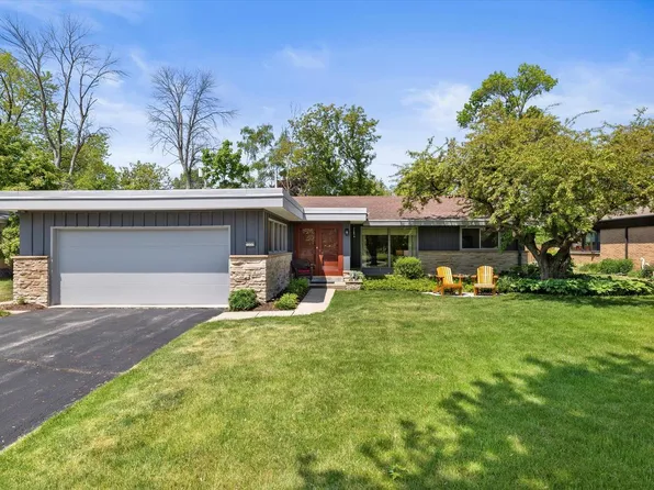 7333 North Crossway ROAD, Fox Point, WI 53217