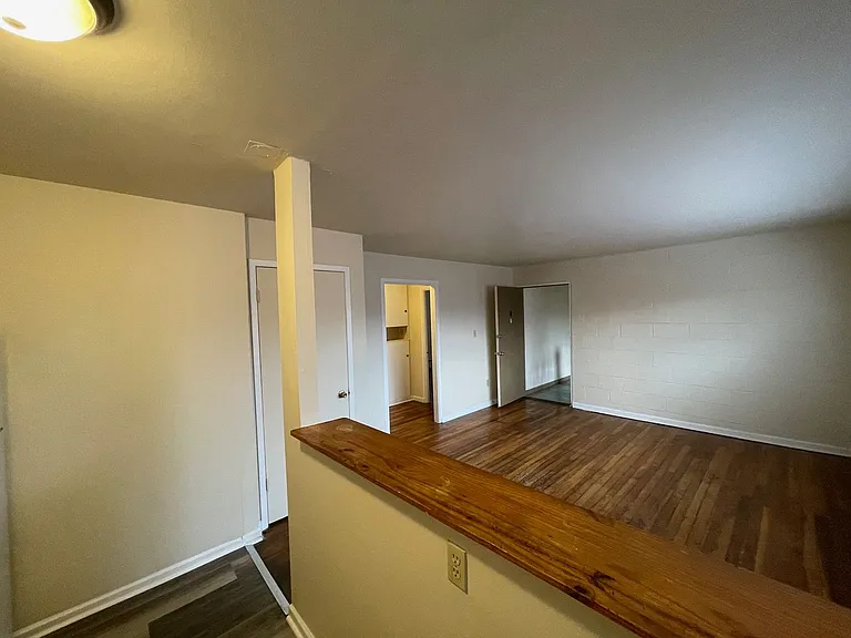 50 - SAXONY COURT APARTMENTS — Photo 13