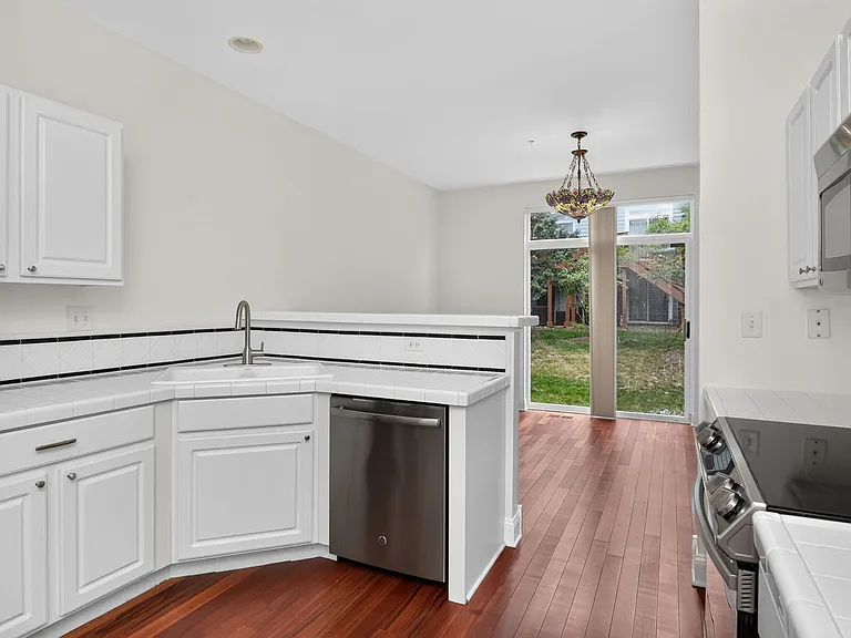 207 Tanglewood Dr — Photo 6