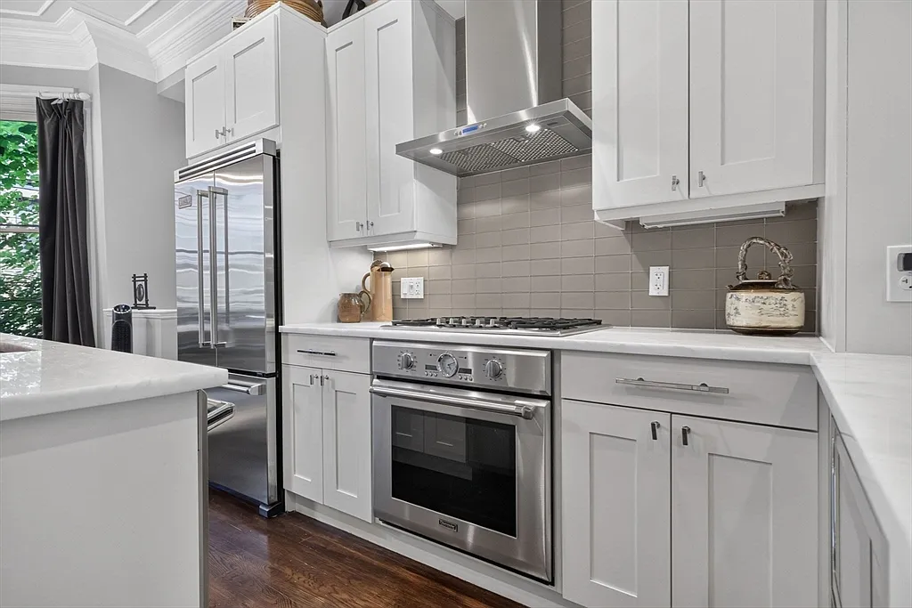 1 bed, 1.5 bath, 1008 sqft, $5,800 — Photo 4