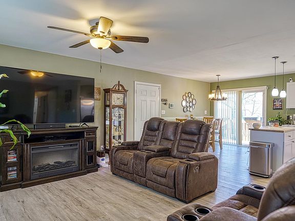 3rd image of 431 Gravley Rd