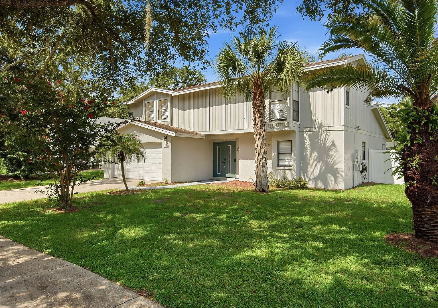 Two-story 3BR/2.5 Bath Country Place home in Carrollowood. — Photo 2