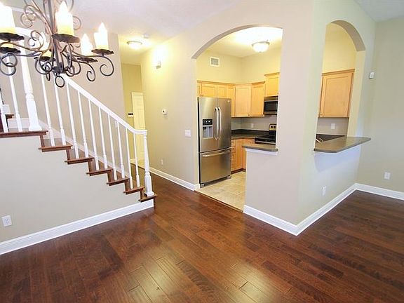 4th image of 611 Hillcrest St Unit 1