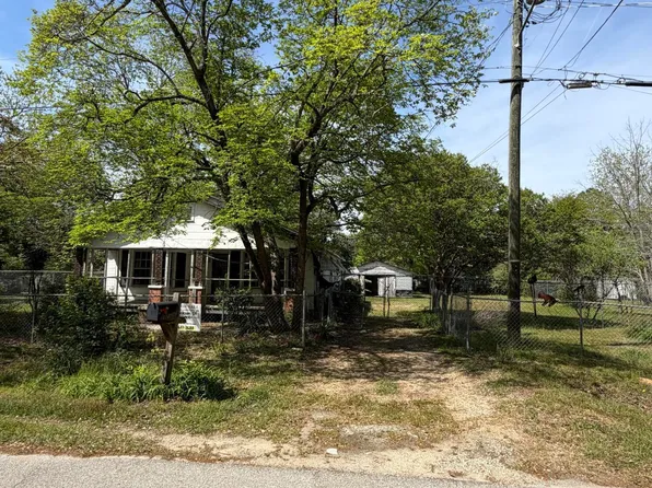 610 Jackson Street, Laurinburg, NC 28352