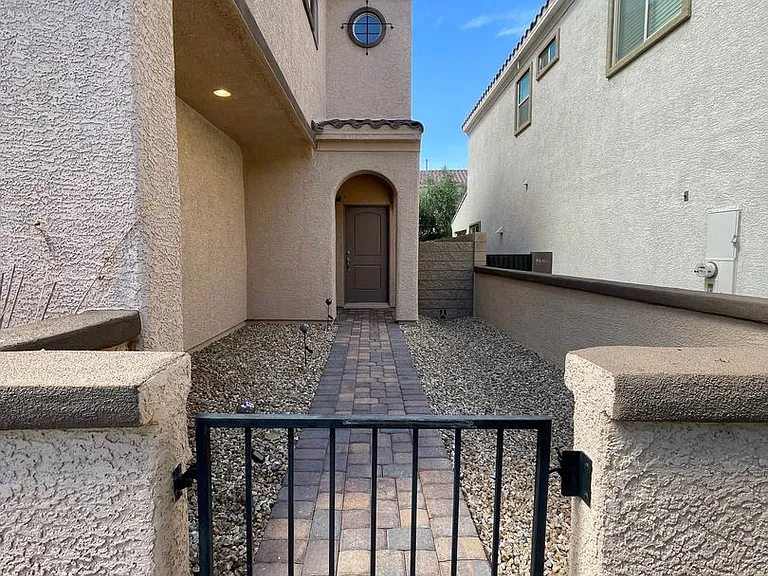 9702 Canyon Landing Ave — Photo 4