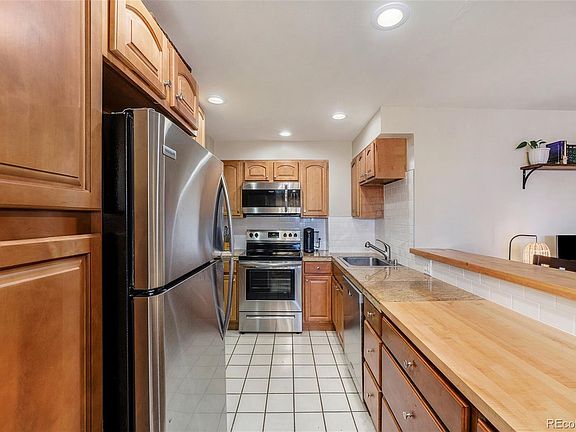 4th image of 480 S Marion Parkway #402