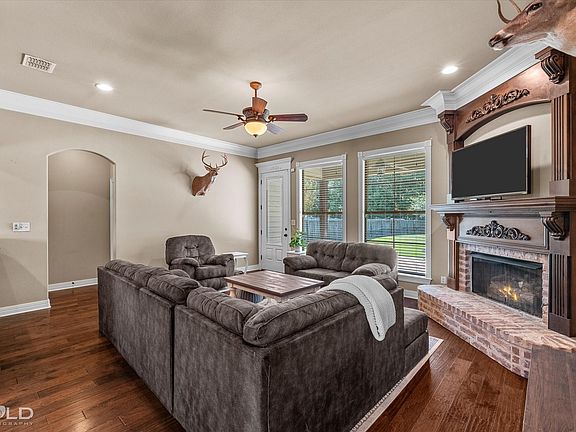 4th image of 500 Dogwood South Ln