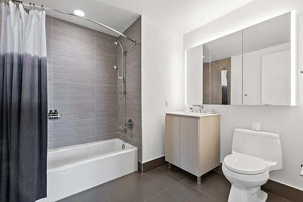 Rented by Greystar | media 9