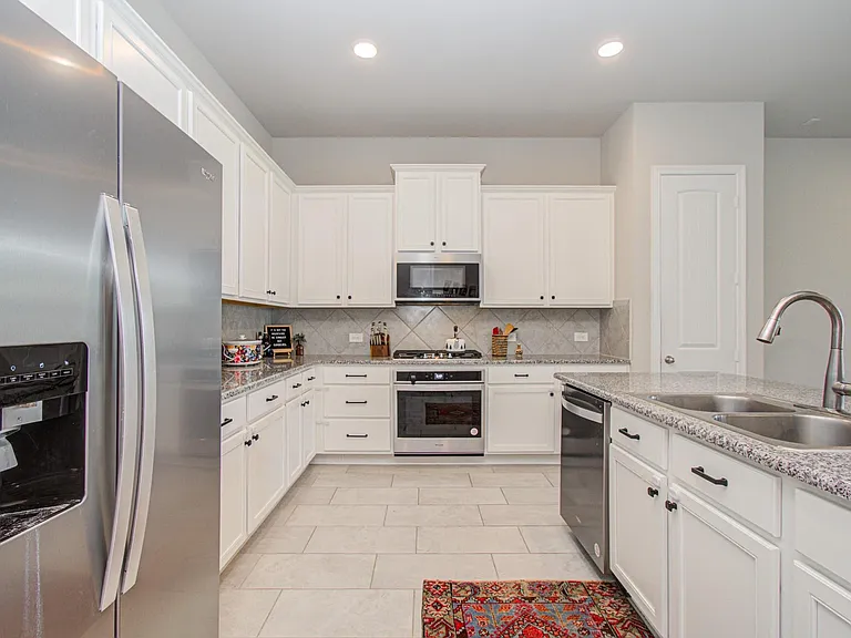 10442 Eastern Bluestar Dr — Photo 18