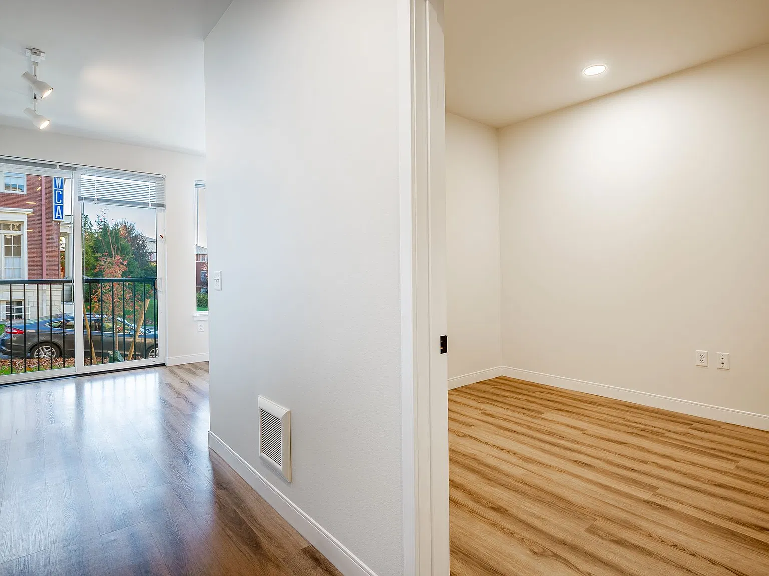 1100 North Forest Street — Photo 4