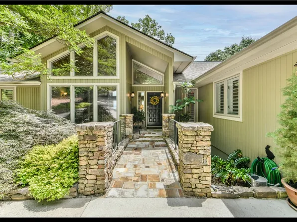 15 Iron Clad Dr, Salem, SC 29676