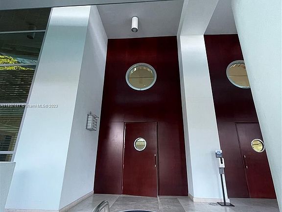 3rd image of 2627 Bayshore Dr #706