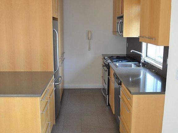 5th image of 60 W 57th St APT 16H