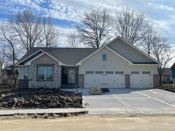 520 Glendale Dr, Troy, IL 62294