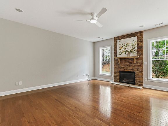 4th image of 1756 Laurel Park Pl