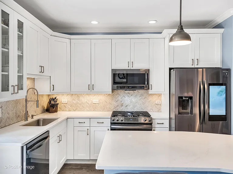 3715 N Wilton Ave #1 — Photo 4