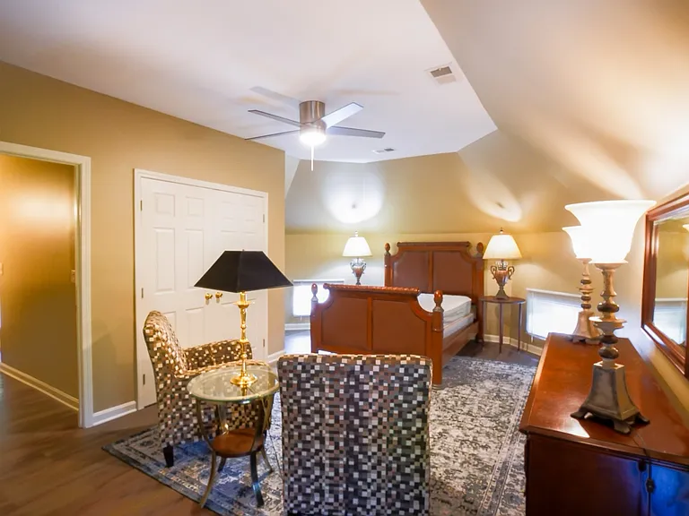 Super Large Bed Room
