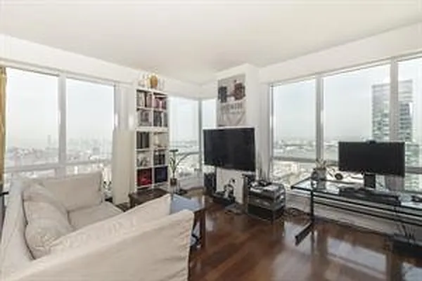 Rented by Corcoran | media 40