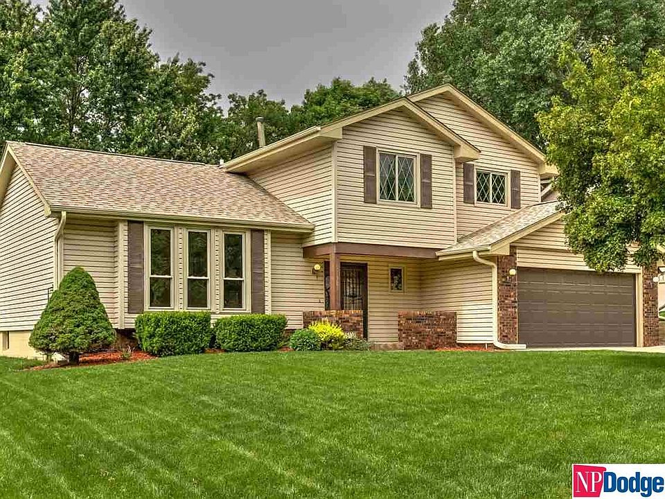 1st image of 15138 Fieldcrest Dr