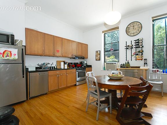 2nd image of 394 4th St #1