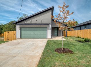 204 Washington St, Elgin, TX 78621