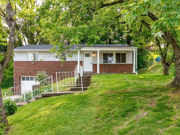 213 Laura Lee Dr, Coraopolis, PA 15108