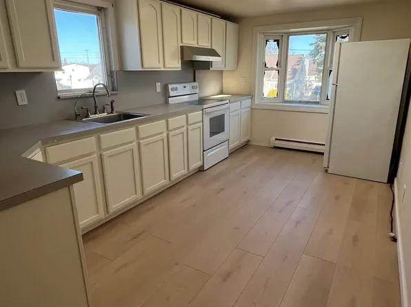 (undisclosed Address), Levittown, NY 11756