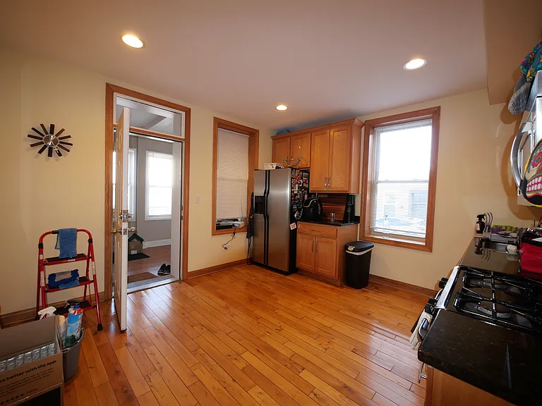 3247 S Emerald Ave #3R — Photo 12