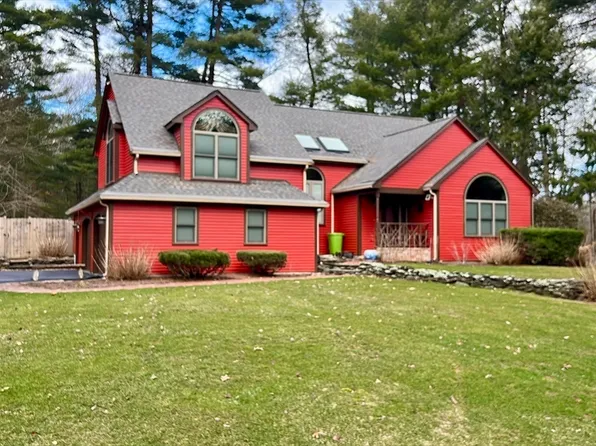 12 Medbury Rd, North Attleboro, MA 02760