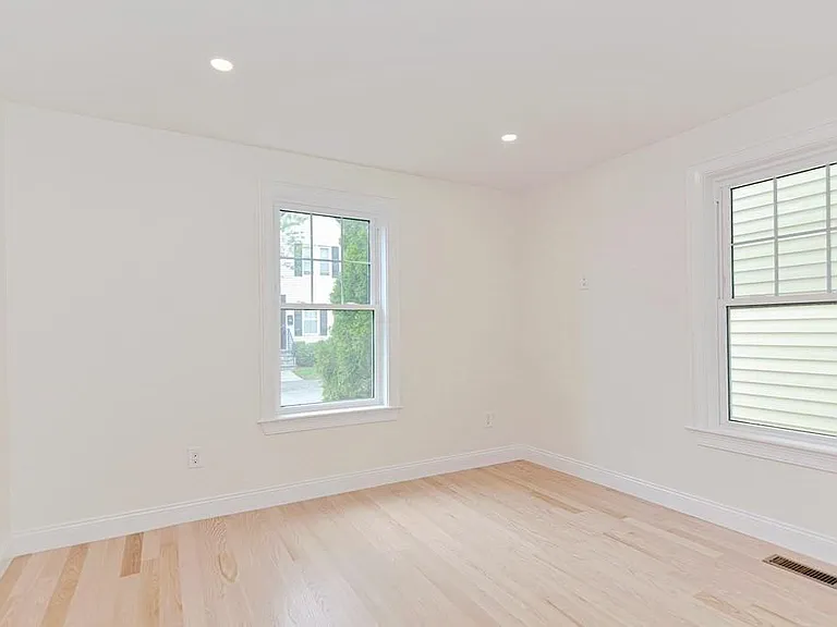 64 Crescent St #1 — Photo 22