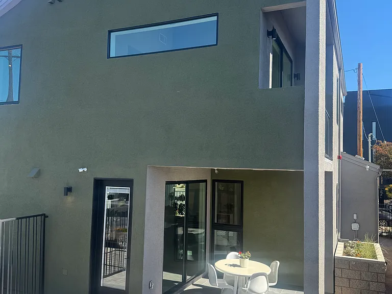 355 Newland St — Photo 3