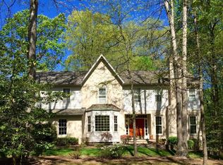 11932 Richland Ln, Herndon, VA