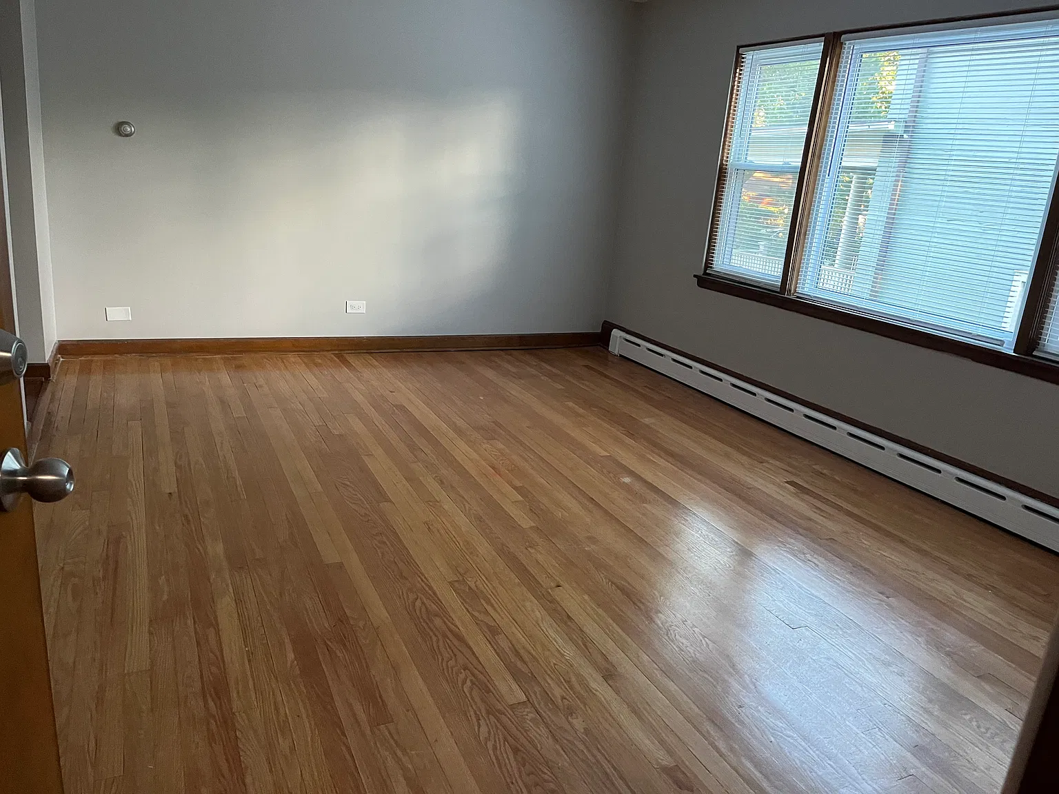 2 bed, 1200 sqft, $1,700 — Photo 4