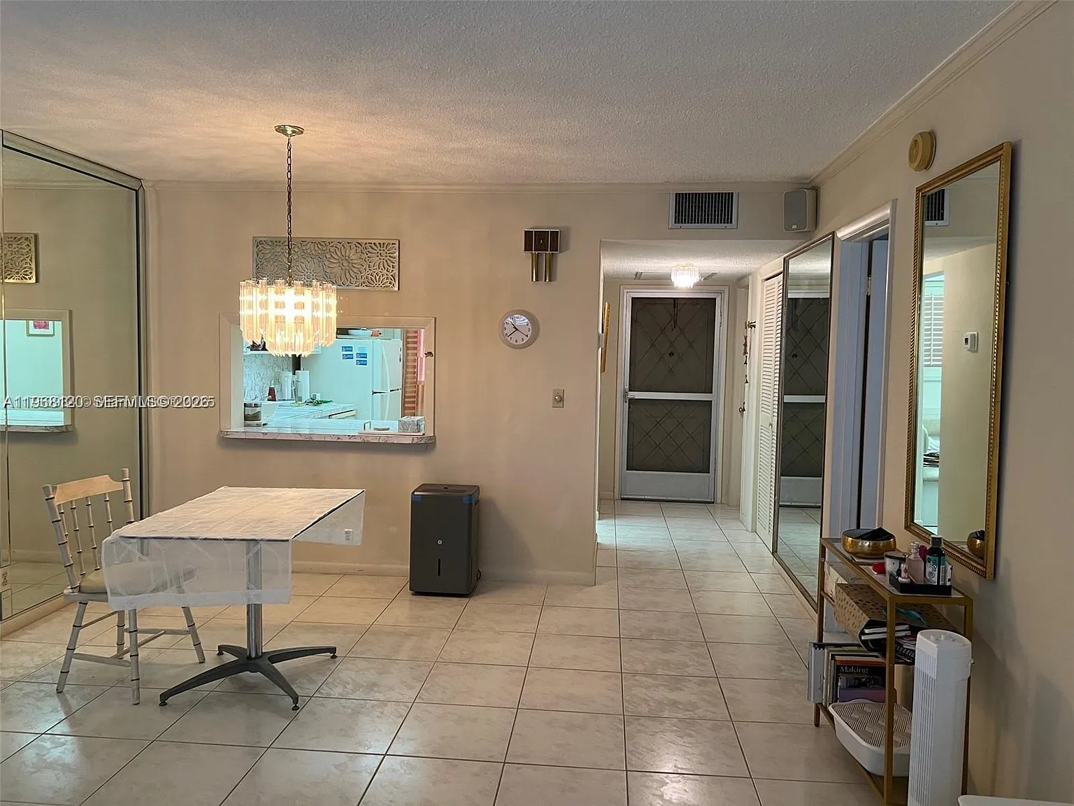 1 bed, 1.5 bath, $1,400 — Photo 4