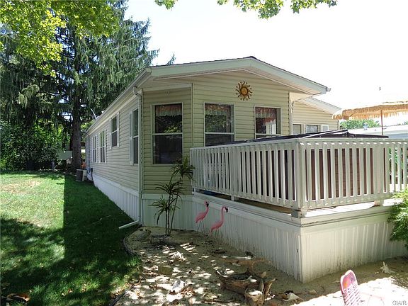 3rd image of 31 Hickory Hills Dr