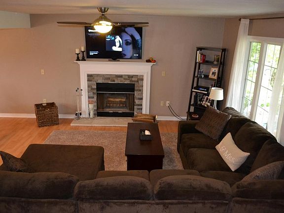 3rd image of 8560 S Apple Creek Dr