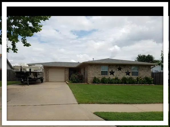 1813 NW 80th St, Lawton, OK 73505