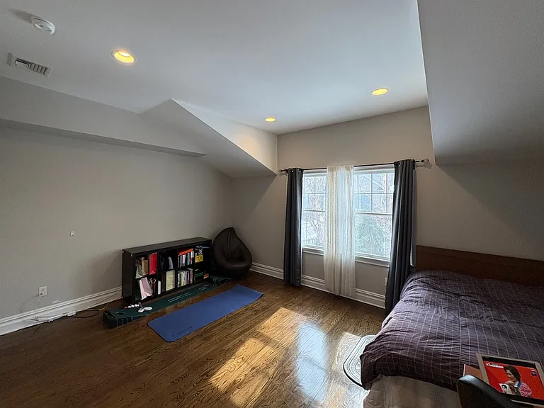 4 James Ln — Photo 8