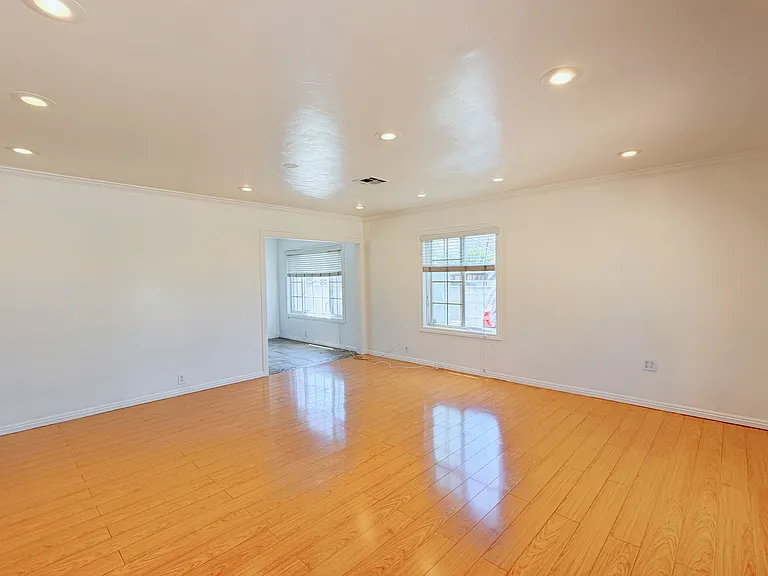 9046 Gallatin Rd — Photo 5