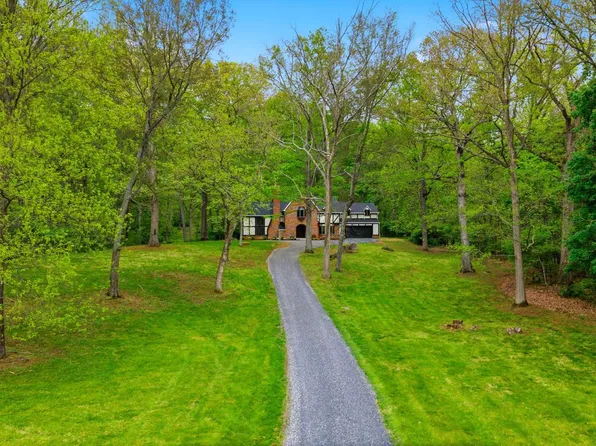 387 Weaver Ln, Martinsburg, WV 25403