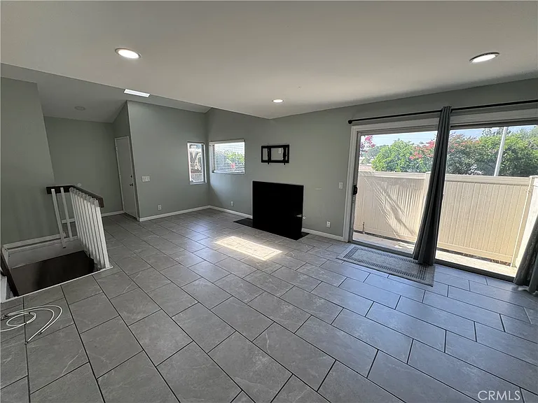 810 W Lambert Rd — Photo 12
